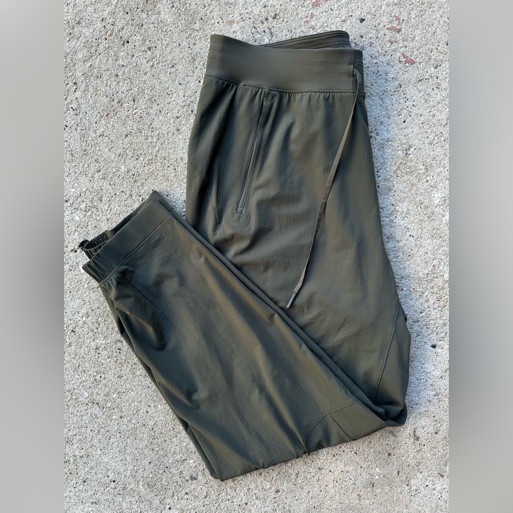 Lululemon Adapted State High-Rise Jogger Size 10 Gray Athleisure Run READ - Picture 7 of 13